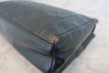 Load image into Gallery viewer, CHANEL Matelasse chain shoulder bag Lambskin Black/Gold hadware Shoulder bag 700120192
