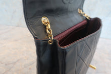Load image into Gallery viewer, CHANEL Matelasse chain shoulder bag Lambskin Black/Gold hadware Shoulder bag 700120192
