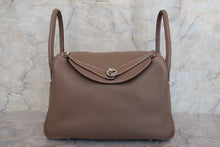 将图片加载到图库查看器，HERMES LINDY 30 Clemence leather  Etoupe gray □L刻印 Shoulder bag 700010097
