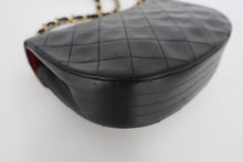 Load image into Gallery viewer, CHANEL Matelasse Chain shoulder bag Lambskin Black/Gold hardware Shoulder bag 800100147
