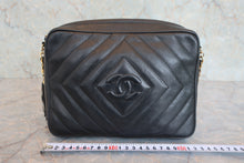 Load image into Gallery viewer, CHANEL CC mark fringe chain shoulder bag Caviar skin Black/Gold hadware Shoulder bag 800060049

