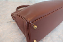 Load image into Gallery viewer, HERMES KELLY 28 Clemence leather Havane □F Engraving Shoulder bag 800070067
