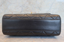 Load image into Gallery viewer, CHANEL Matelasse chain shoulder bag Lambskin Black/Gold hadware Shoulder bag 700120193
