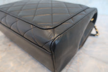 Load image into Gallery viewer, CHANEL Matelasse chain shoulder bag Lambskin Black/Gold hadware Shoulder bag 700120193
