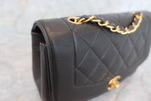 Load image into Gallery viewer, CHANEL Diana matelasse chain shoulder bag Lambskin Black/Gold hadware Shoulder bag 600070173
