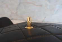 Load image into Gallery viewer, CHANEL Matelasse chain shoulder bag Lambskin Black/Gold hadware Shoulder bag 700120193
