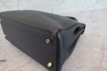Load image into Gallery viewer, HERMES KELLY 28 Clemence leather Black □R Engraving Shoulder bag 700100040
