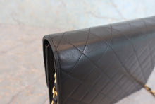 Load image into Gallery viewer, CHANEL Matelasse push lock chain shoulder bag Lambskin Black/Gold hadware Shoulder bag 800060057
