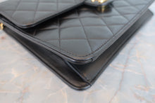Load image into Gallery viewer, CHANEL Matelasse push lock chain shoulder bag Lambskin Black/Gold hadware Shoulder bag 800060057
