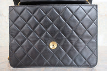 Load image into Gallery viewer, CHANEL Matelasse push lock chain shoulder bag Lambskin Black/Gold hadware Shoulder bag 800060057
