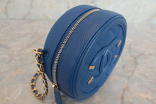 Load image into Gallery viewer, CHANEL Matelasse round chain shoulder bag Caviar skin Blue/Gold hadware Shoulder bag 600070178
