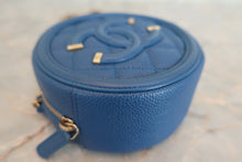 Load image into Gallery viewer, CHANEL Matelasse round chain shoulder bag Caviar skin Blue/Gold hadware Shoulder bag 600070178
