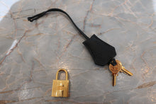 Load image into Gallery viewer, HERMES KELLY 28 Clemence leather Black □R Engraving Shoulder bag 700100040

