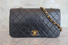 Load image into Gallery viewer, CHANEL Matelasse Full flap chain shoulder bag Lambskin Black/Gold hadware Shoulder bag 800060058
