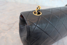 Load image into Gallery viewer, CHANEL Matelasse Full flap chain shoulder bag Lambskin Black/Gold hadware Shoulder bag 800060058
