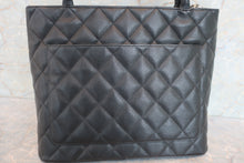 Load image into Gallery viewer, CHANEL Medallion Tote Caviar skin Black/Silver hadware Tote bag 600070160
