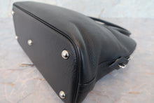 Load image into Gallery viewer, HERMES／BOLIDE 31 Clemence leather Black □J Engraving Shoulder bag 700100018

