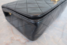 Load image into Gallery viewer, CHANEL Matelasse Full flap chain shoulder bag Lambskin Black/Gold hadware Shoulder bag 800060058
