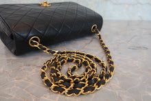 Load image into Gallery viewer, CHANEL Matelasse Full flap chain shoulder bag Lambskin Black/Gold hadware Shoulder bag 800060058
