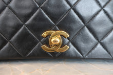 Load image into Gallery viewer, CHANEL Matelasse Full flap chain shoulder bag Lambskin Black/Gold hadware Shoulder bag 800060058
