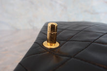 Load image into Gallery viewer, CHANEL Matelasse Full flap chain shoulder bag Lambskin Black/Gold hadware Shoulder bag 800060058
