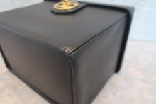 Load image into Gallery viewer, CHANEL CC mark vanity Caviar skin Black/Gold hadware Vanity 700120166
