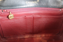 Load image into Gallery viewer, CHANEL Matelasse Full flap chain shoulder bag Lambskin Black/Gold hadware Shoulder bag 800060058
