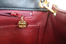Load image into Gallery viewer, CHANEL Matelasse Full flap chain shoulder bag Lambskin Black/Gold hadware Shoulder bag 800060058
