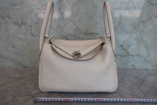 将图片加载到图库查看器，HERMES LINDY 26 Clemence leather Craie X刻印 Shoulder bag 800070158
