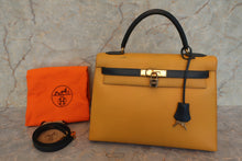 画像をギャラリービューアに読み込む, HERMES／エルメス ケリー32 クシュベル ジョーヌ/ネイビー 〇Z刻印 ショルダーバッグ 700030081
