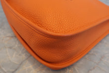 将图片加载到图库查看器，HERMES EVELYNE 3GM Clemence leather Orange □JO刻印 Shoulder bag 600110084
