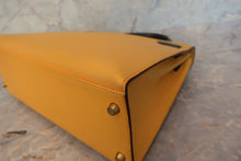 画像をギャラリービューアに読み込む, HERMES／エルメス ケリー32 クシュベル ジョーヌ/ネイビー 〇Z刻印 ショルダーバッグ 700030081
