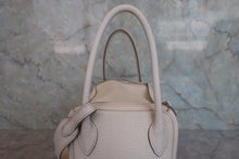 将图片加载到图库查看器，HERMES LINDY 26 Clemence leather Craie X刻印 Shoulder bag 800070158

