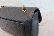 Load image into Gallery viewer, CHANEL Matelasse chain shoulder bag Lambskin Black/Gold hadware Shoulder bag 800040107
