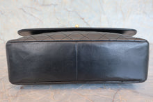 Load image into Gallery viewer, CHANEL Matelasse chain shoulder bag Lambskin Black/Gold hadware Shoulder bag 800040107
