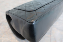 Load image into Gallery viewer, CHANEL Matelasse chain shoulder bag Lambskin Black/Gold hadware Shoulder bag 800040107
