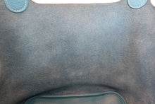 Load image into Gallery viewer, HERMES PICOTIN MM Clemence leather Blue jean □P Engraving Hand bag 700060216
