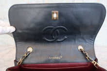 Load image into Gallery viewer, CHANEL Matelasse chain shoulder bag Lambskin Black/Gold hadware Shoulder bag 800040107
