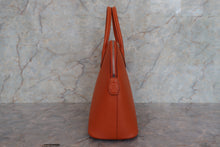 Load image into Gallery viewer, HERMES／BOLIDE 31 Chevre myzore goatskim Orange □I Engraving Shoulder bag 700100047
