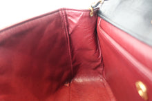 Load image into Gallery viewer, CHANEL Matelasse chain shoulder bag Lambskin Black/Gold hadware Shoulder bag 800040107
