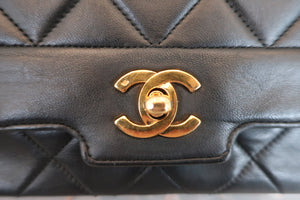 CHANEL Matelasse single flap chain shoulder bag Lambskin Black/Gold hadware Shoulder bag 600040203
