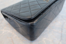 Load image into Gallery viewer, CHANEL Matelasse Full flap chain shoulder bag Lambskin Black/Gold hadware Shoulder bag 800040106
