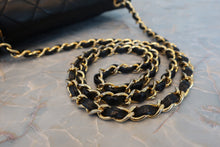 Load image into Gallery viewer, CHANEL Matelasse Full flap chain shoulder bag Lambskin Black/Gold hadware Shoulder bag 800040106
