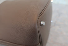 画像をギャラリービューアに読み込む, HERMES／エルメス ピコタンロックＰＭ トリヨンクレマンス エトゥープ □R刻印 ハンドバッグ 800010209
