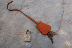 HERMES／BOLIDE 31 Chevre myzore goatskim Orange □I Engraving Shoulder bag 700100047