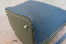 Load image into Gallery viewer, HERMES PICOTIN LOCK CASAQUE MM Clemence leather Blue thalassa/Canopee □Q Engraving Hand bag 700100019
