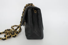 Load image into Gallery viewer, CHANEL Mini Matelasse Single Flap Chain shoulder bag Lambskin Black/Gold hardware Shoulder bag 800100156
