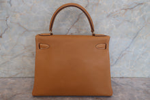 Load image into Gallery viewer, HERMES KELLY 28 Fjord leather Natural sable 〇O Engraving Shoulder bag 700120140
