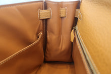 Load image into Gallery viewer, HERMES KELLY 28 Fjord leather Natural sable 〇O Engraving Shoulder bag 700120140
