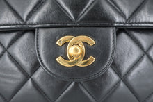 Load image into Gallery viewer, CHANEL Medium Matelasse Single Flap Chain shoulder bag Lambskin Black/Gold hardware Shoulder bag 800100165
